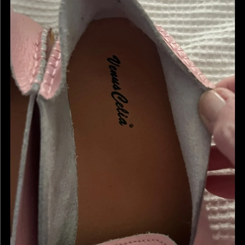 Women’s 9.5 leather loafers Venus‎ Celia